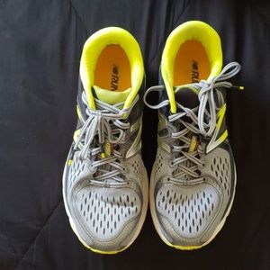 Men's New Balance 1260v6 Size 9